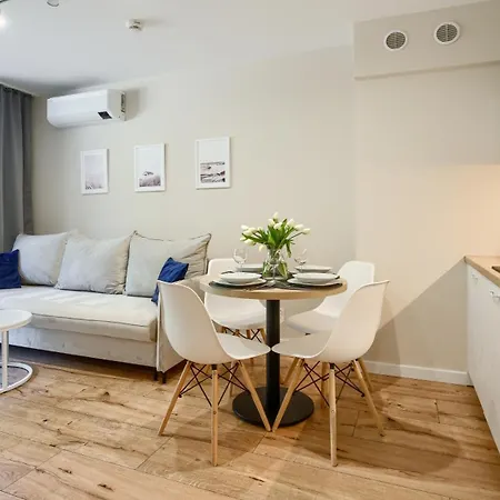 Lighthouse 01 Surfingbird Mrzeżyno