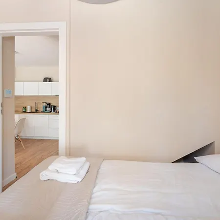 Lighthouse 01 Surfingbird * Mrzeżyno