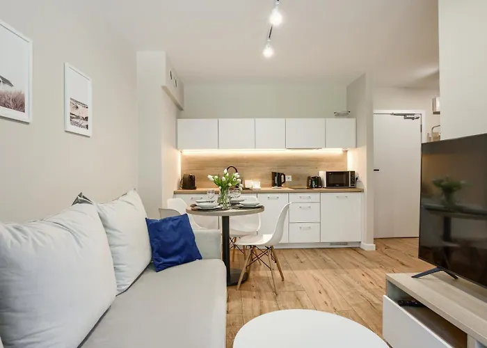 Lighthouse 01 Surfingbird * Mrzeżyno