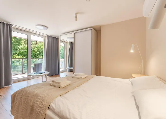 Lighthouse 01 Surfingbird